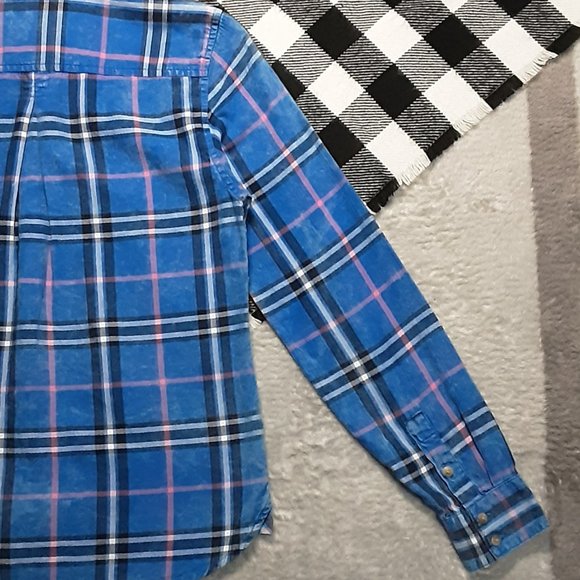 ❄️ XS | AEO| Long Sleeved Button Down Shirt - Picture 8 of 11